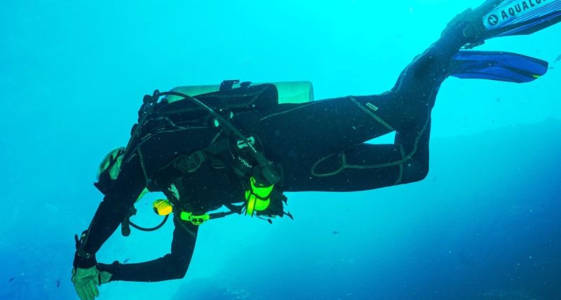 Scuba Diver Buoyancy Control and Scuba Diving
