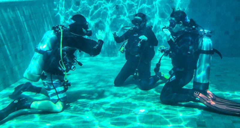 How to Perform a Safety Check Before Scuba Diving